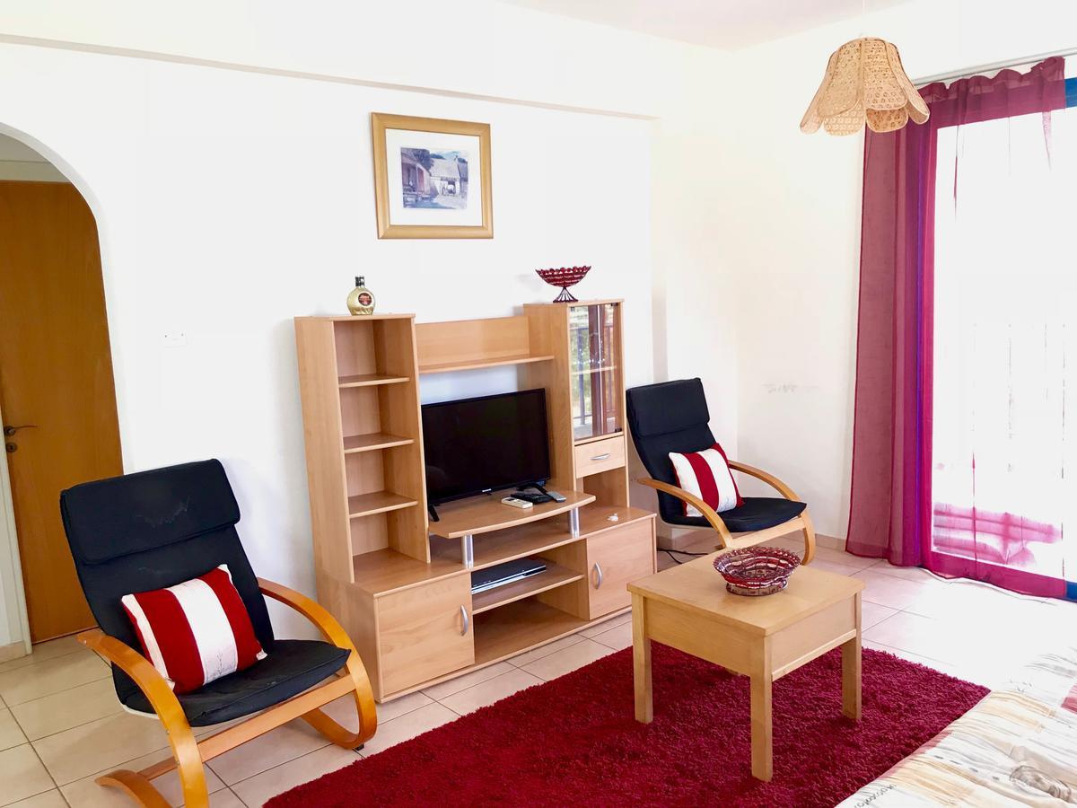 Chloraka Park D101 Apartment Paphos Ngoại thất bức ảnh